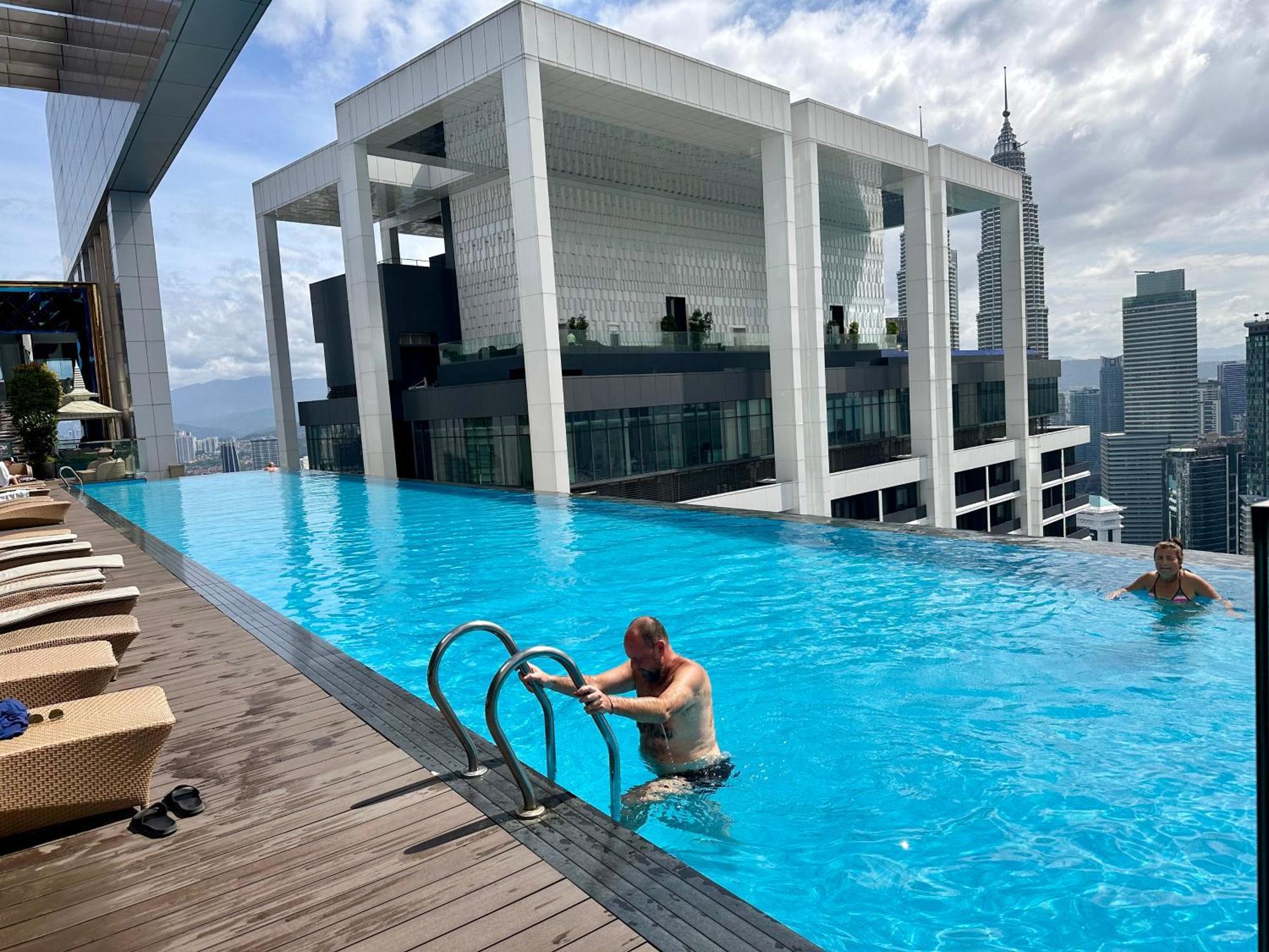 The Platinum Kuala Lumpur By Crown Suites Exteriör bild